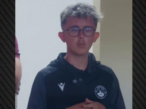 Λίλιαν Ρόουζ: Ο 19χρονος που έγινε προπονητής σε ερασιτεχνική ομάδα της Γαλλίας