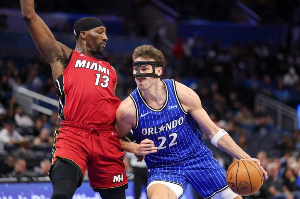 NBA: Οι Μάτζικ νίκησαν τους Χιτ στην preseason με πρωταγωνιστή τον Μπανκέρο